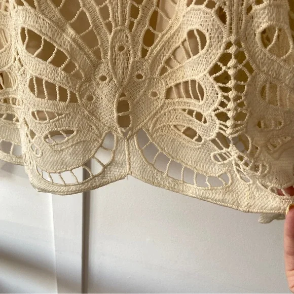 Adiva Lace High Neck Top - Size M - Picture 7 of 12